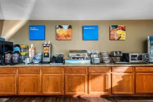thumbnail: Breakfast area