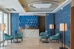 thumbnail: Bar (on property)