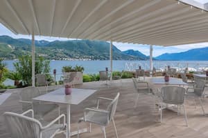 thumbnail: Bar (on property)