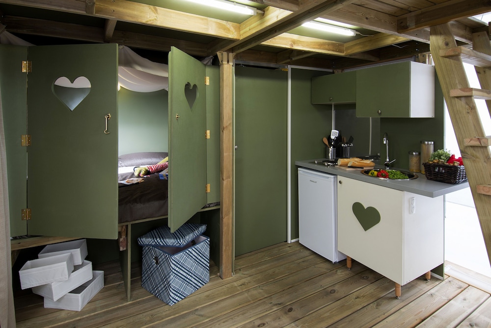 Private kitchenette
