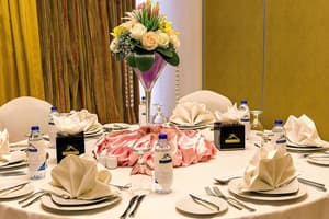 thumbnail: Family dining