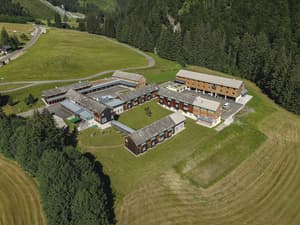 thumbnail: Exterior