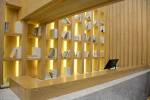 thumbnail: Concierge desk