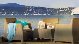thumbnail: Outdoor dining
