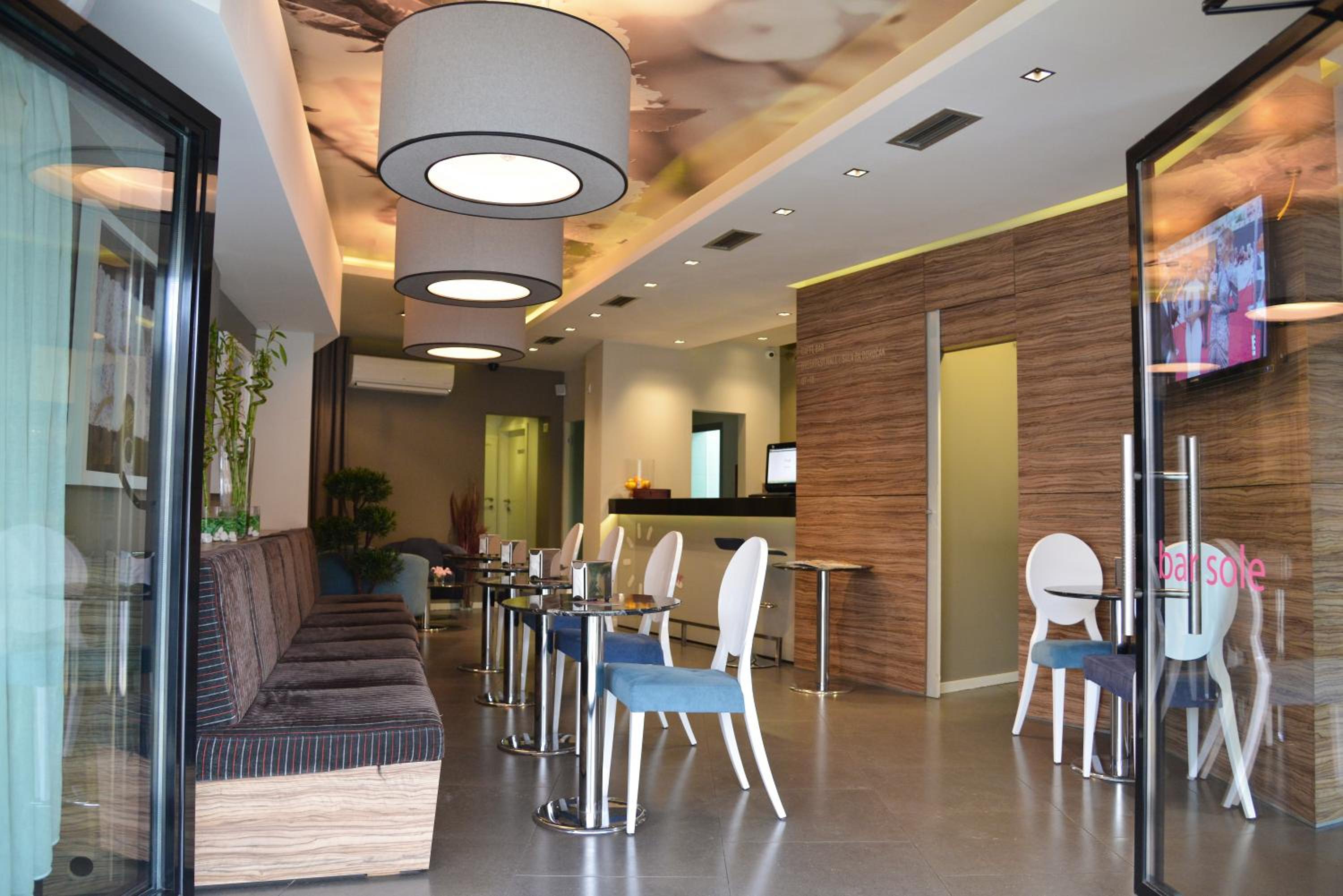 Restaurant-cafeteria