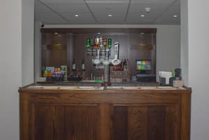 thumbnail: Bar (on property)