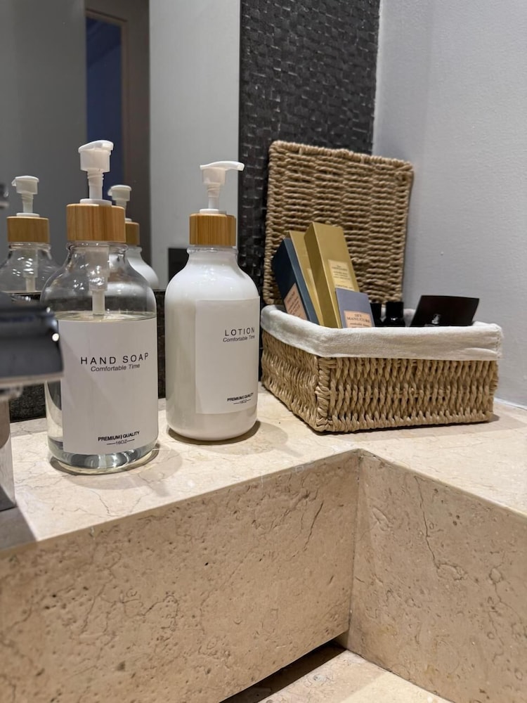 Bathroom amenities
