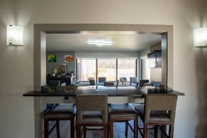 thumbnail: Breakfast area
