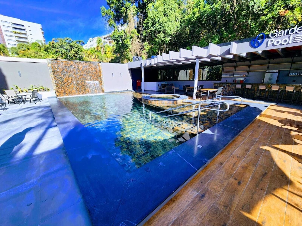 Pool waterfall