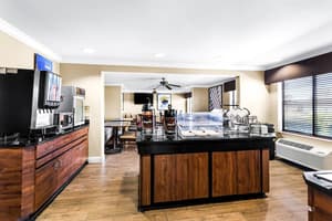 thumbnail: Breakfast area