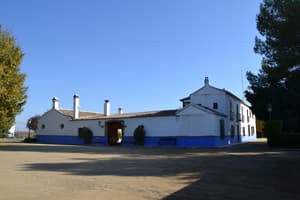 thumbnail: Front of property