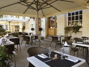 thumbnail: Restaurant