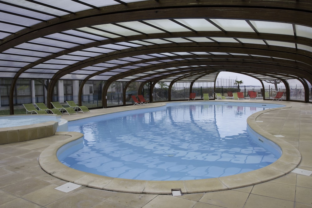 Swimming pool-spa