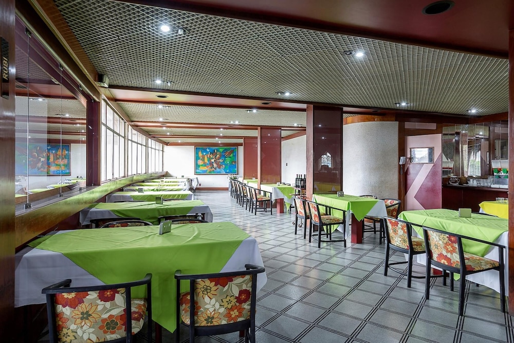 Restaurant-cafeteria