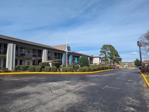 thumbnail: Exterior