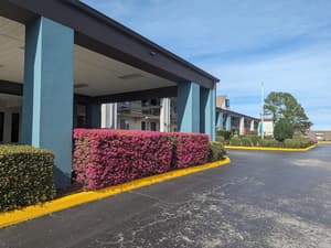 thumbnail: Exterior