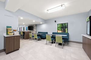 thumbnail: Breakfast area