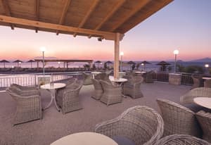 thumbnail: Bar (on property)