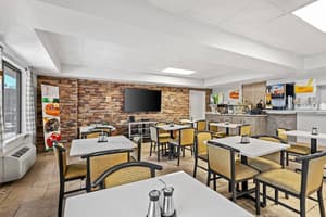 thumbnail: Breakfast area