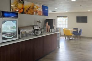 thumbnail: Breakfast area