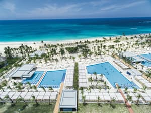 thumbnail: Outdoor pool