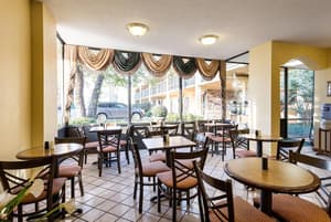 thumbnail: Breakfast area