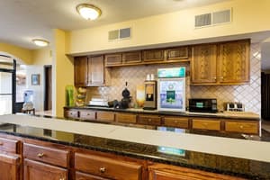 thumbnail: Breakfast area