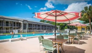 thumbnail: Pool