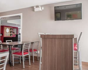 thumbnail: Breakfast area