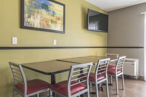 thumbnail: Dining