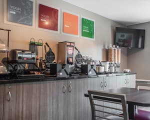 thumbnail: Breakfast area