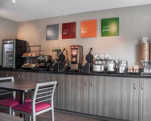 thumbnail: Breakfast area
