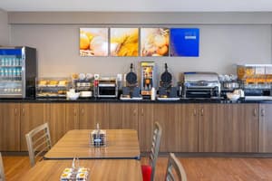 thumbnail: Breakfast area