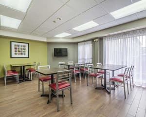 thumbnail: Breakfast area