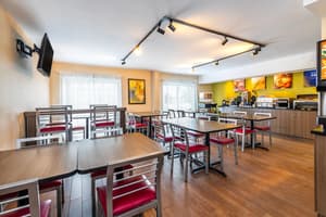 thumbnail: Breakfast area