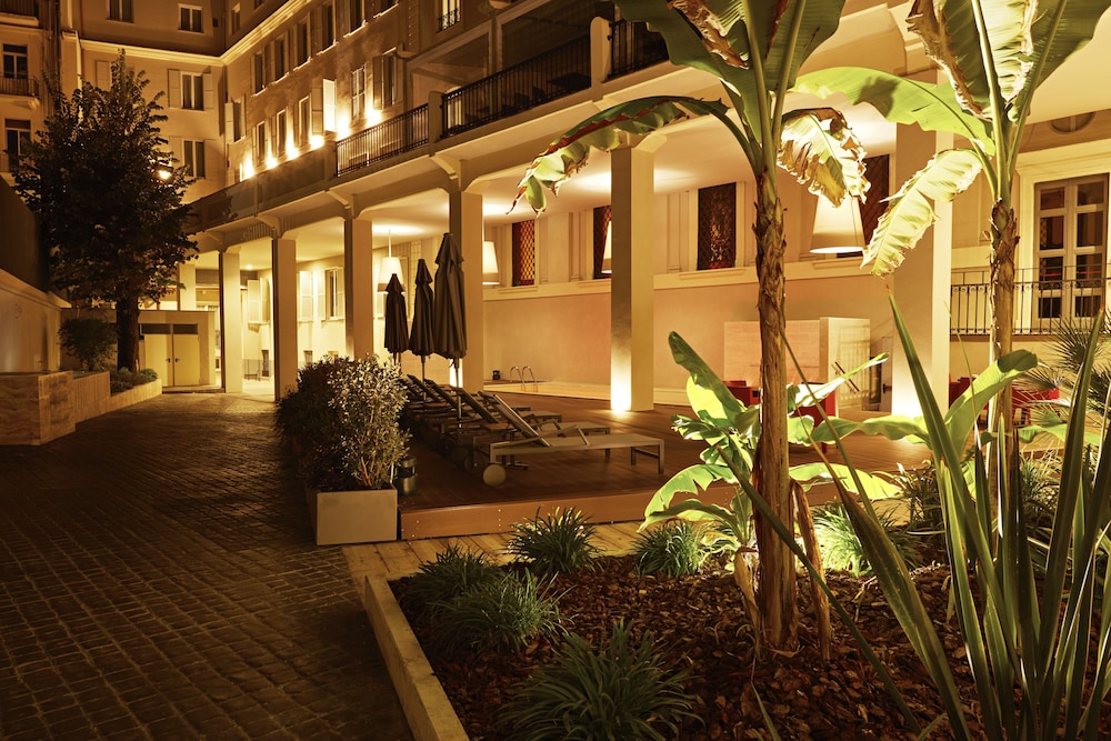 Front of property - evening/night