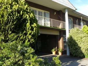 thumbnail: Front of property