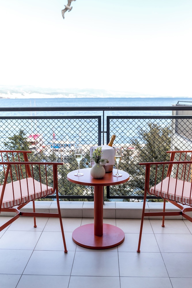 Beach/ocean view