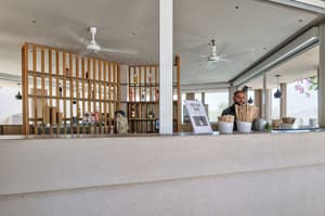 thumbnail: Poolside bar