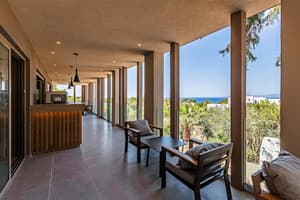 thumbnail: Bar (on property)