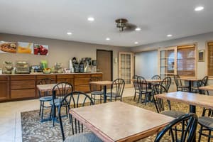 thumbnail: Breakfast area