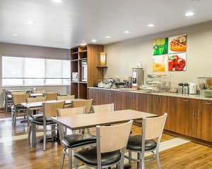 thumbnail: Breakfast area
