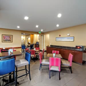 thumbnail: Breakfast area