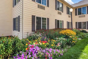thumbnail: Exterior