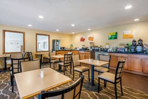 thumbnail: Breakfast area