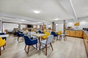 thumbnail: Breakfast area