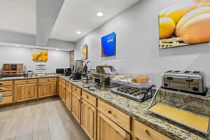 thumbnail: Breakfast area