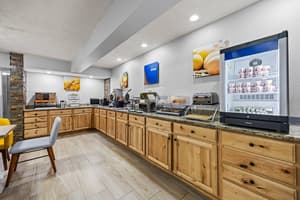 thumbnail: Breakfast area
