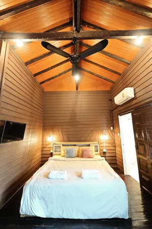 thumbnail: Interior detail