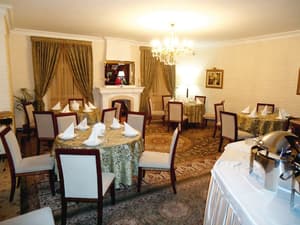 thumbnail: Restaurant